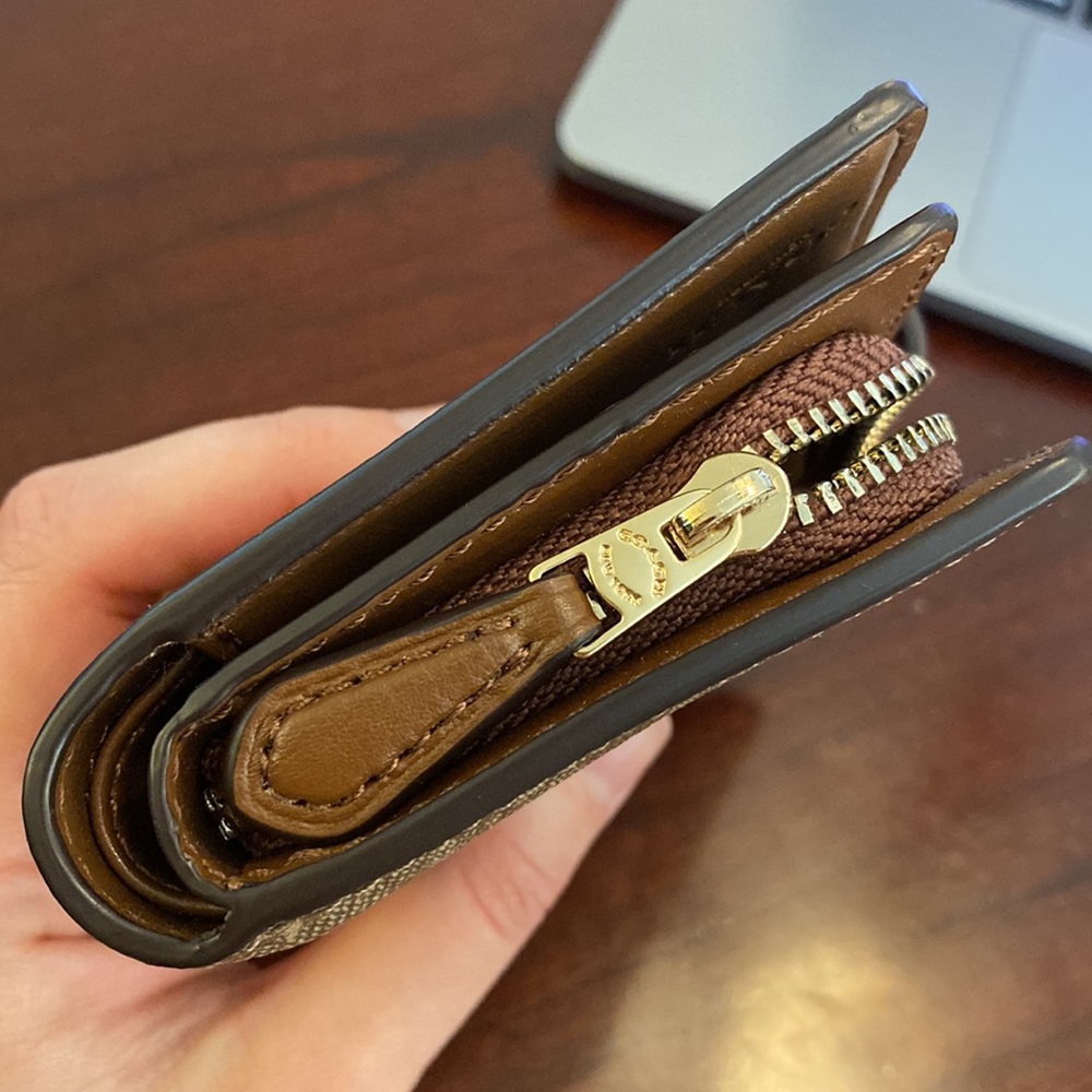 Coach medium side zip wallet - Picture 4 of 12